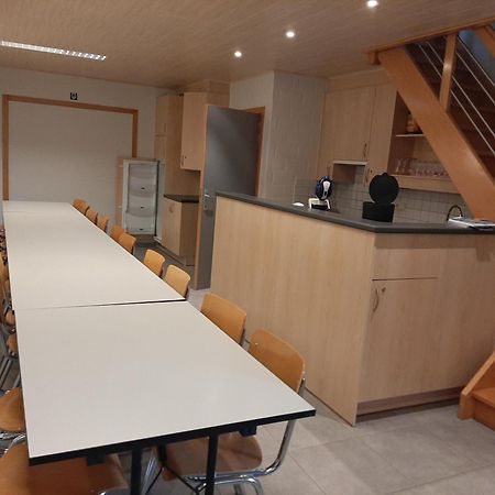 De Meiboom Vakantiehoeve Tot 21 Pers Langemark 外观 照片