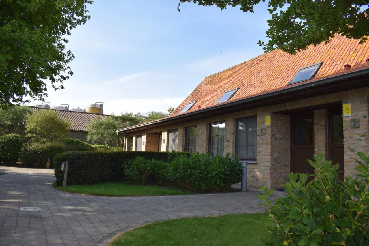 De Meiboom Vakantiehoeve Tot 21 Pers Langemark 外观 照片