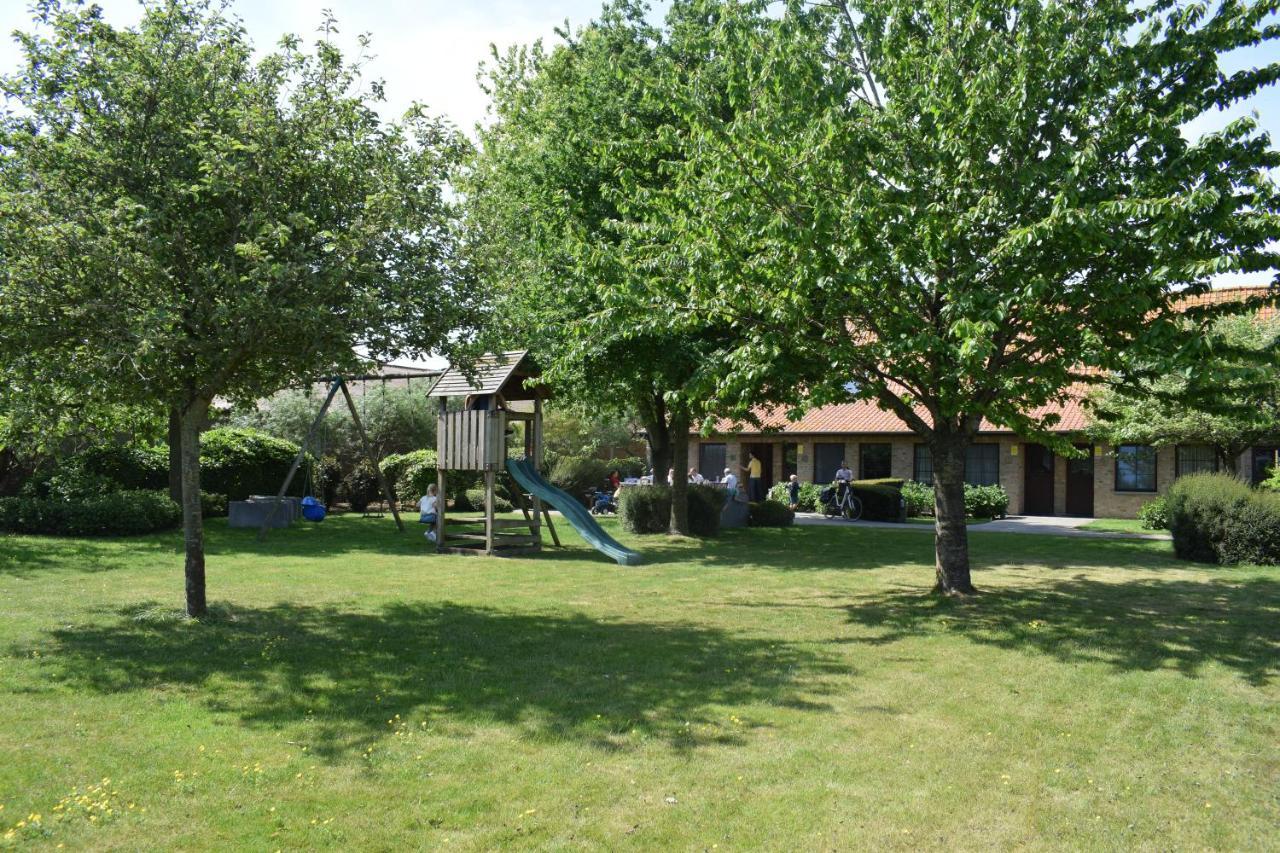 De Meiboom Vakantiehoeve Tot 21 Pers Langemark 外观 照片