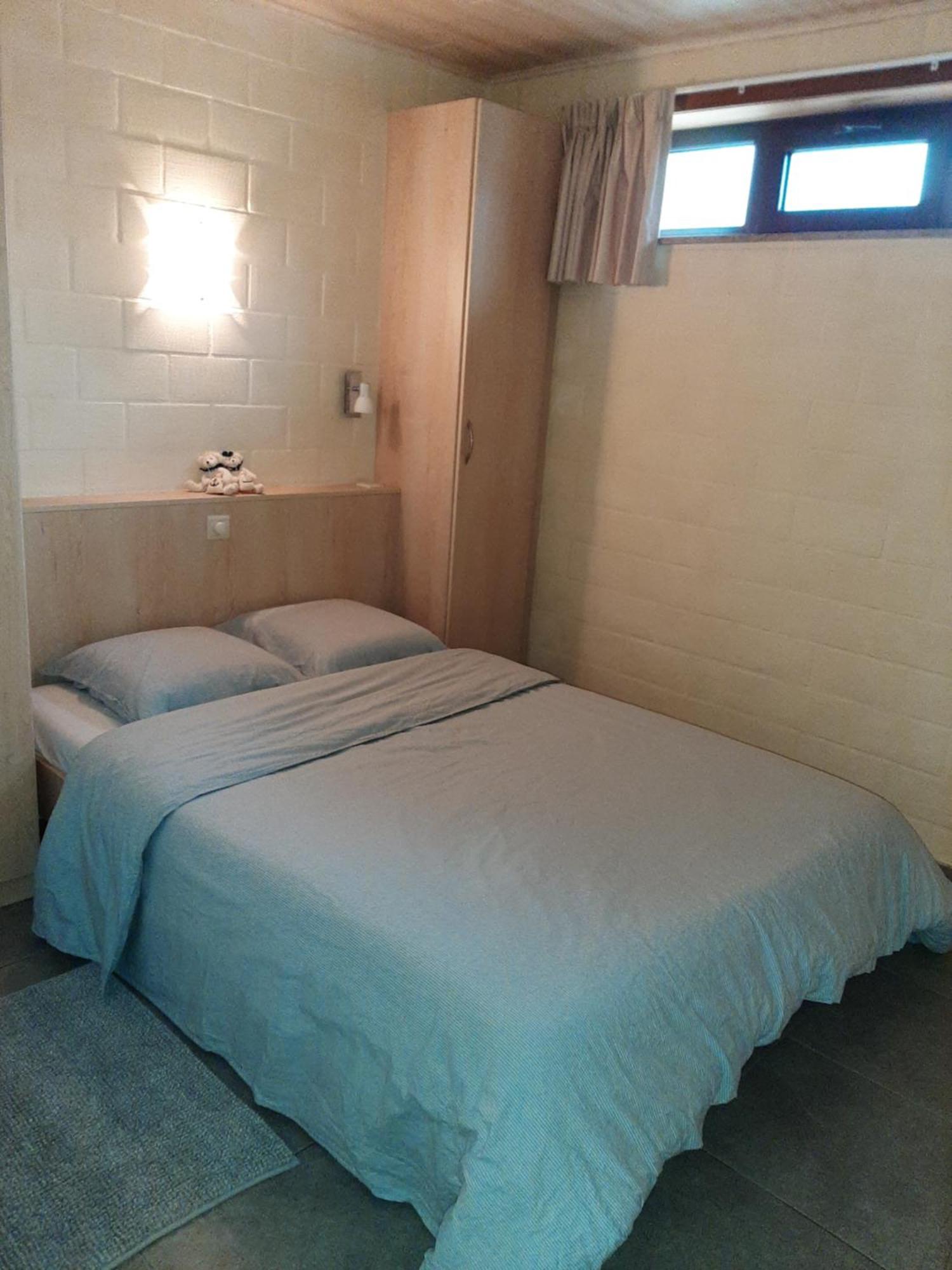 De Meiboom Vakantiehoeve Tot 21 Pers Langemark 外观 照片